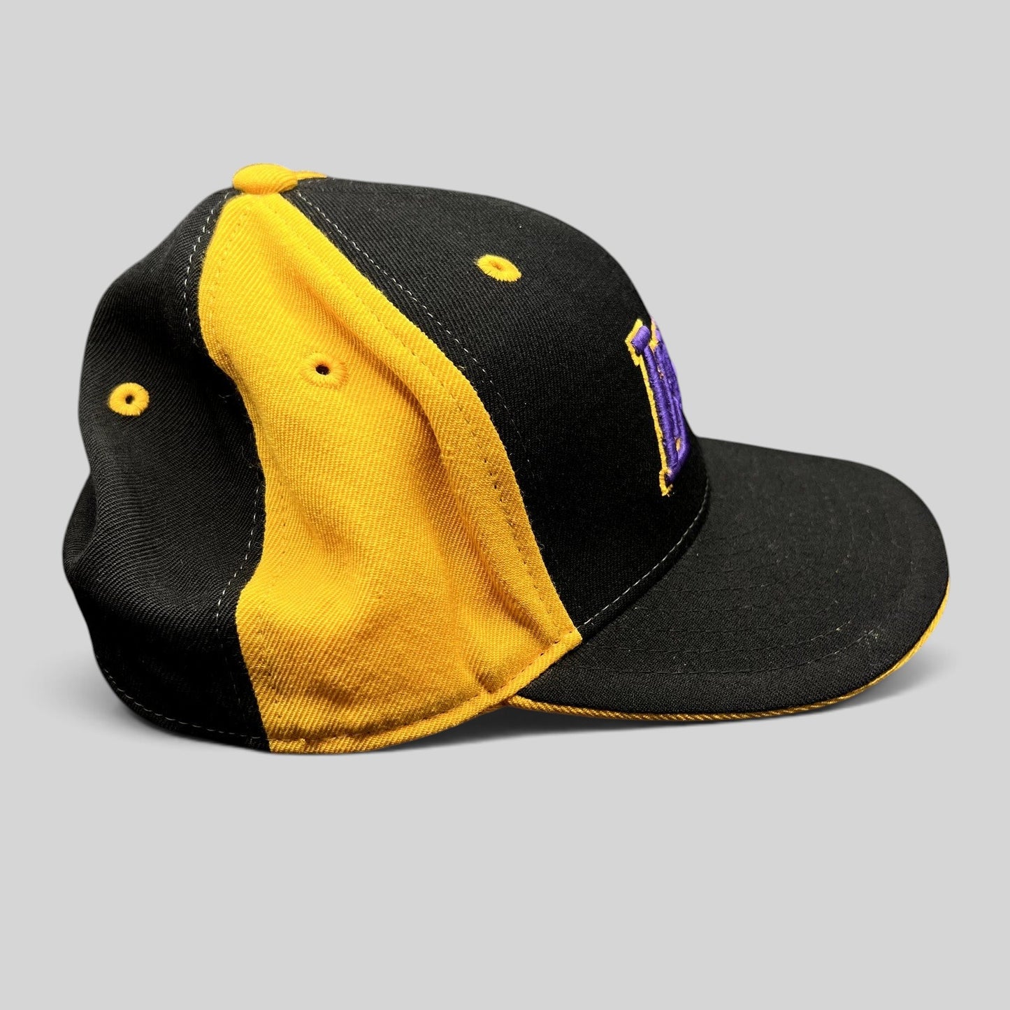 Vintage Reebok Los Angeles Lakers Fitted Hat 7 3/8 NBA Black Gold