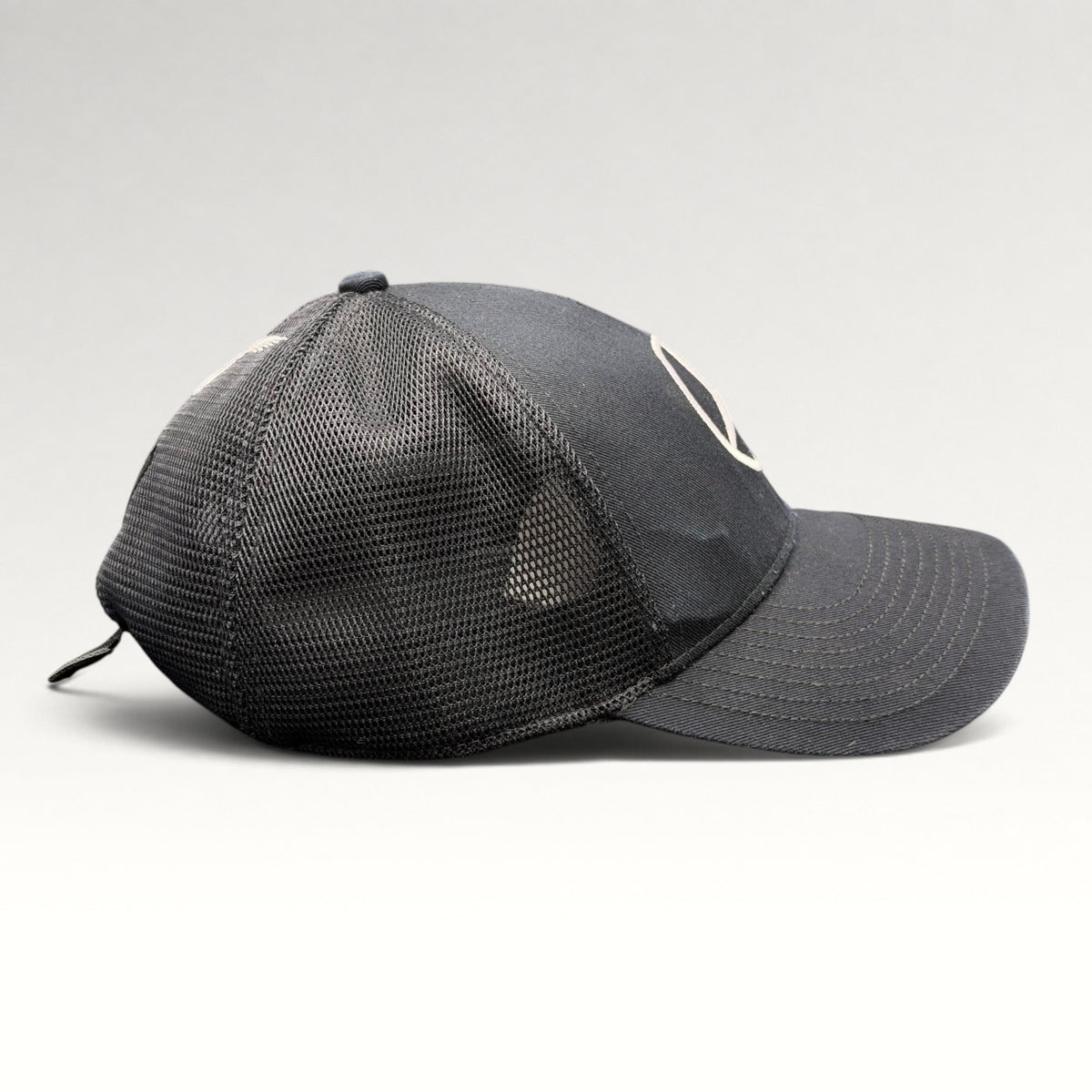 Lewis Hamilton Mercedes FTX Gran Turismo Modern Trucker Hat — photo 5