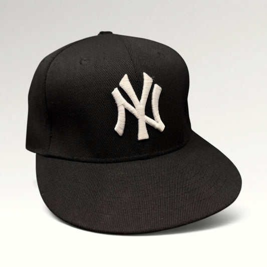 New York Yankees hat, photo 2