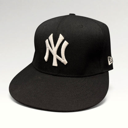 New York Yankees hat, photo 3