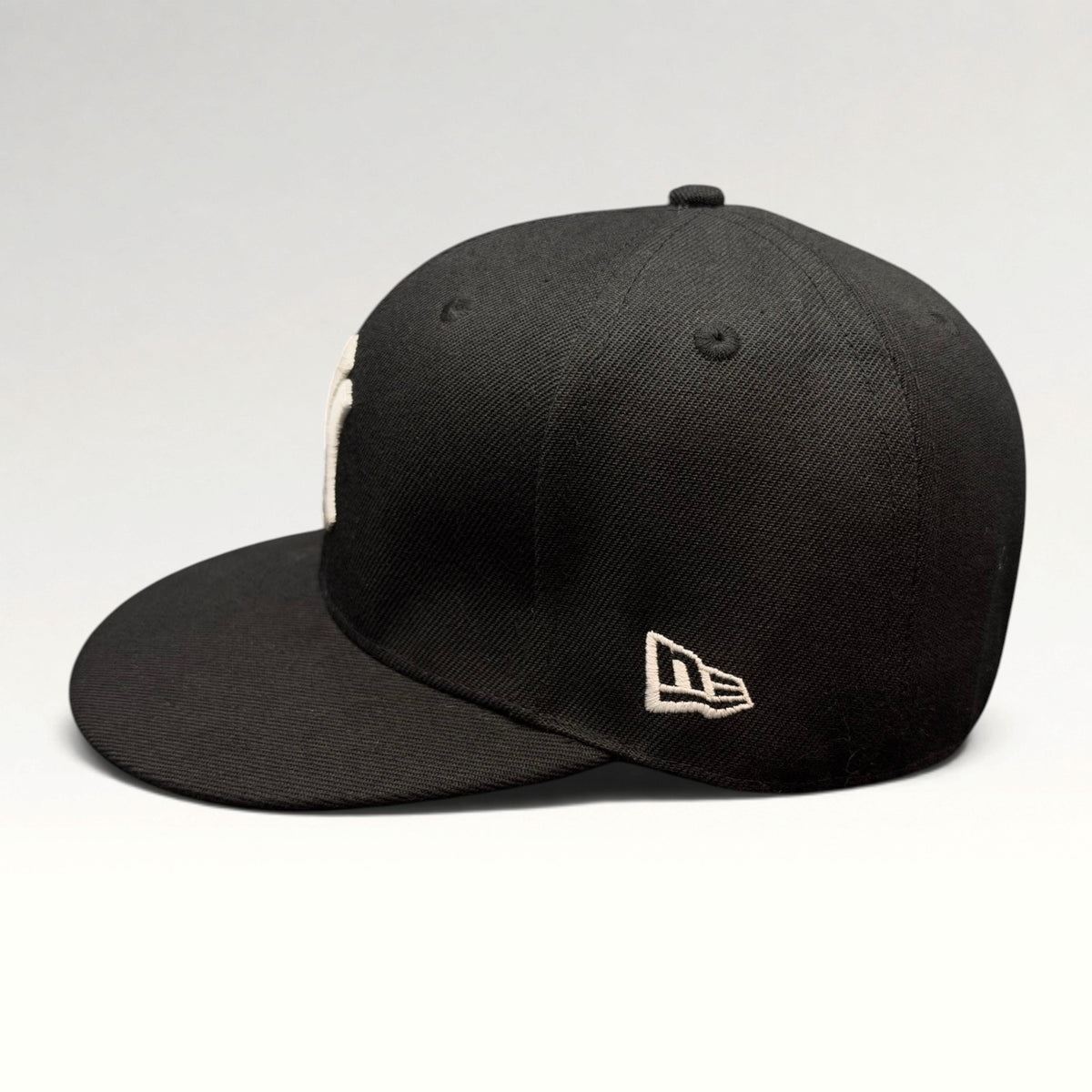 New York Yankees hat, photo 4