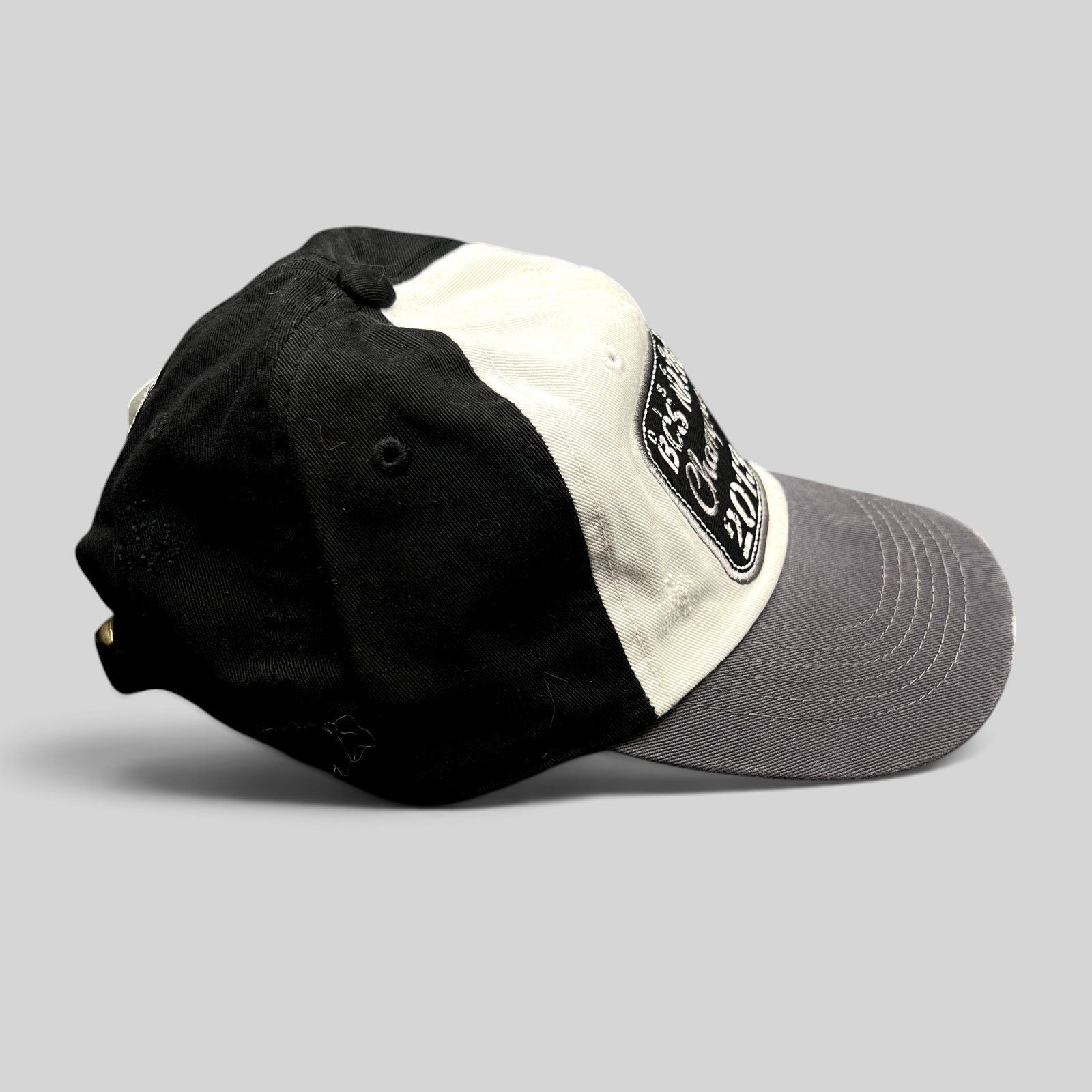 Raree Finds Alabama Crimson Tide 2013 BCS National Championship strapback hat in black, white, and gray.