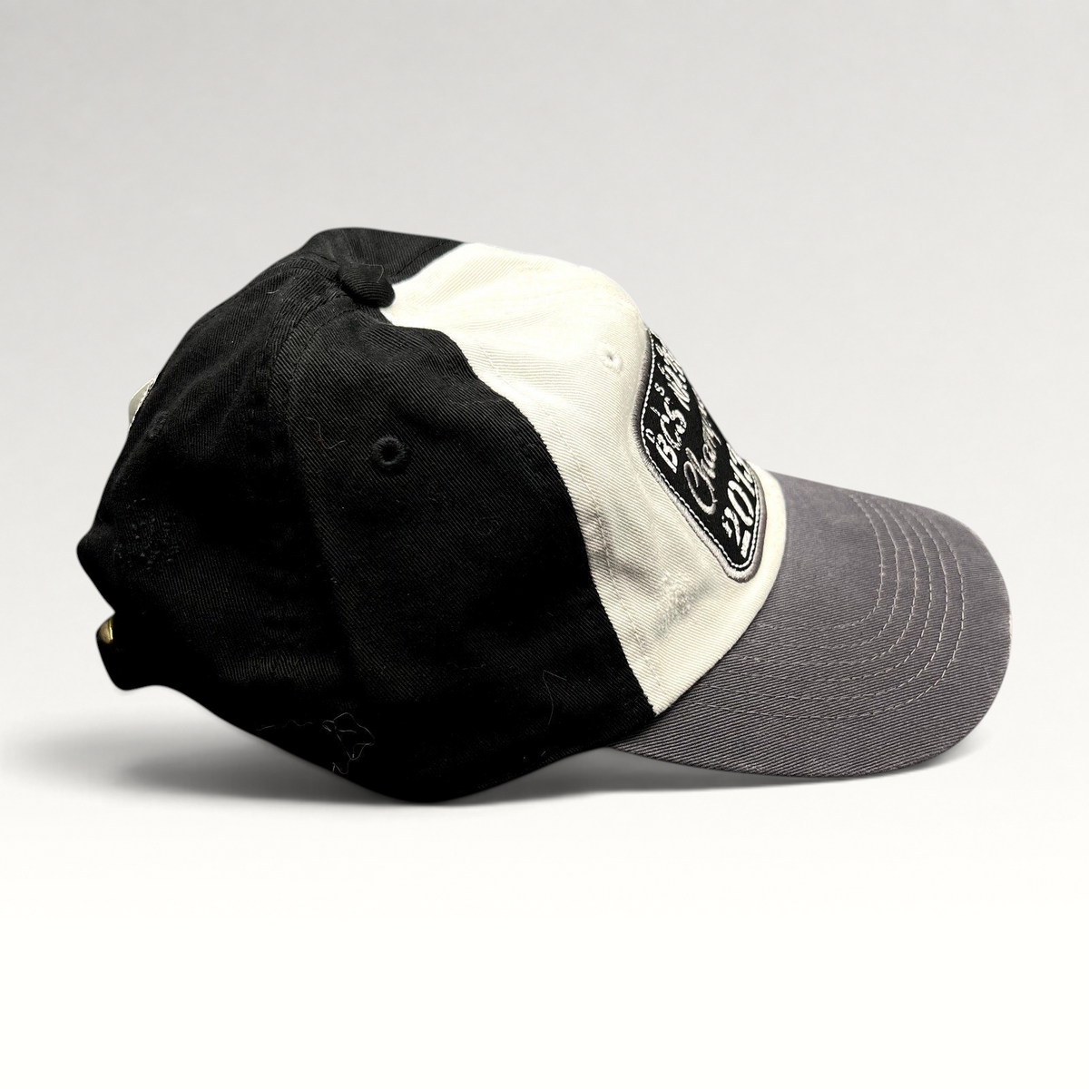 Raree Finds Alabama Crimson Tide 2013 BCS National Championship strapback hat in black, white, and gray.