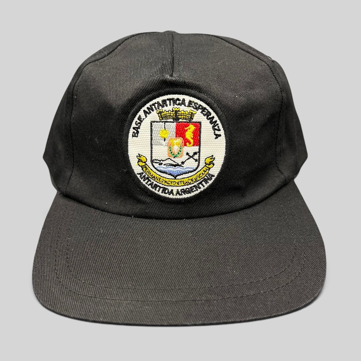 Raree Finds vintage black snapback hat featuring an embroidered Base Antártica Esperanza Argentina crest patch