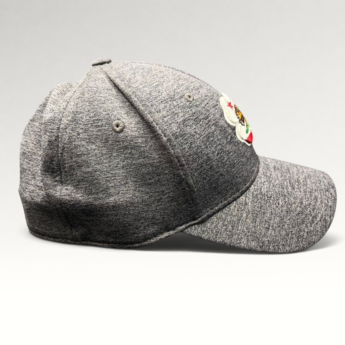 Raree Finds Black Clover heather gray performance golf cap with California bear clover logo and red undervisor