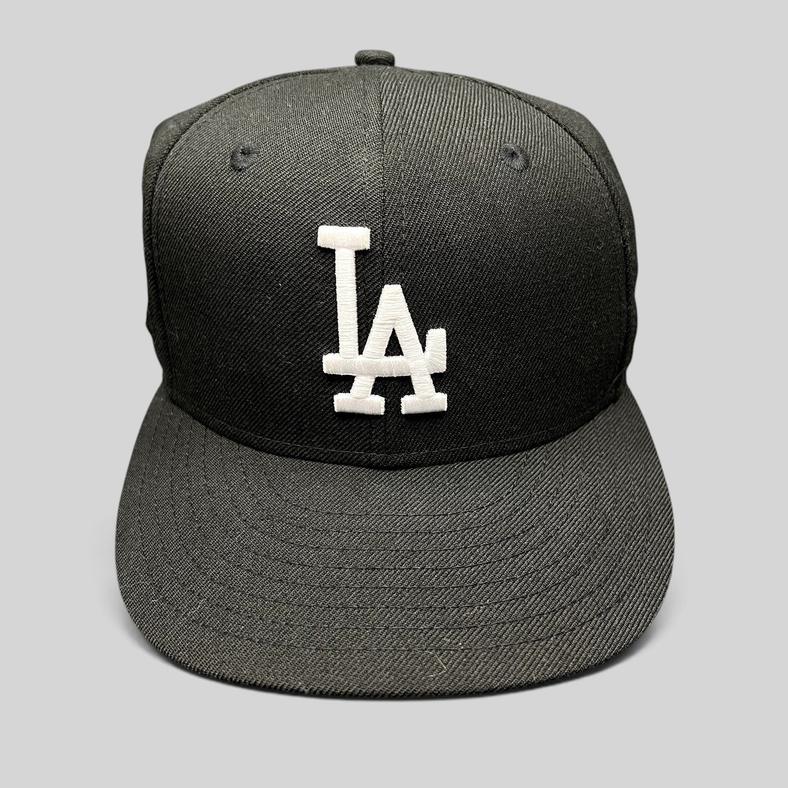 Raree Finds New Era LA Dodgers 59FIFTY fitted hat in black with white embroidered logo and flat brim