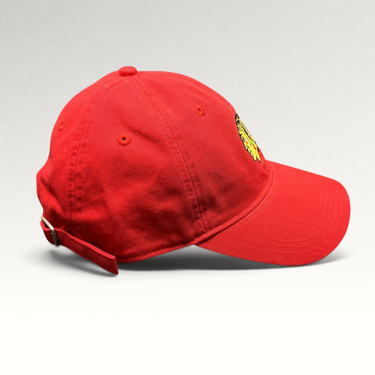 Raree Finds red Chicago Blackhawks Reebok cotton strapback hat with embroidered logo and metal slider buckle