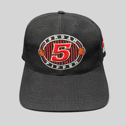 Raree Finds vintage Chicago Bulls 5th championship snapback hat with Jordan and Pippen embroidery in black and red.