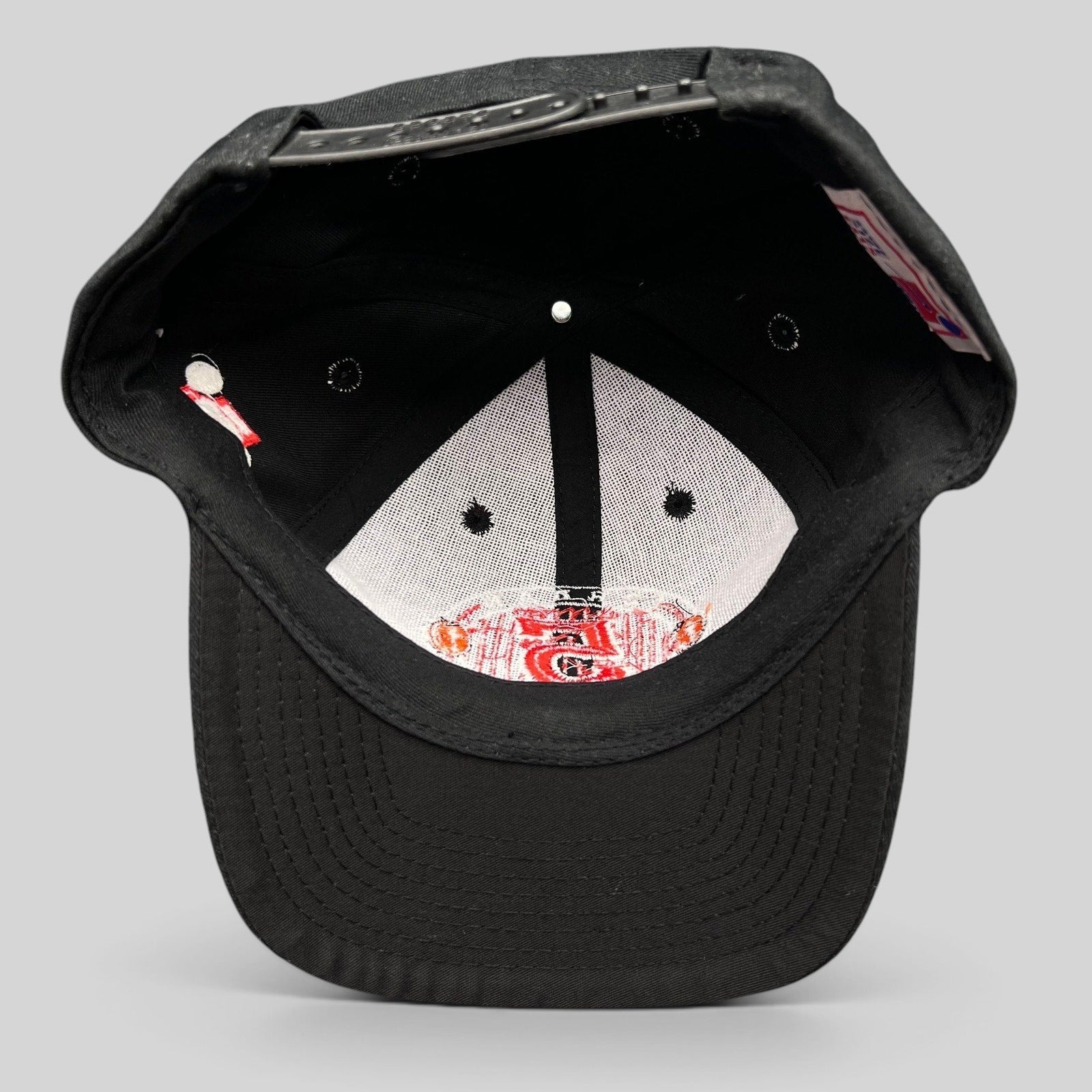 Raree Finds vintage Chicago Bulls 5th championship snapback hat interior showing structured crown and snap closure