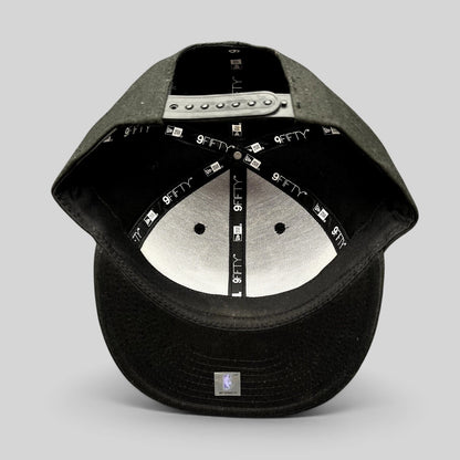 Raree Finds Chicago Bulls New Era 9FIFTY snapback hat interior view showing branded taping and NBA hologram sticker