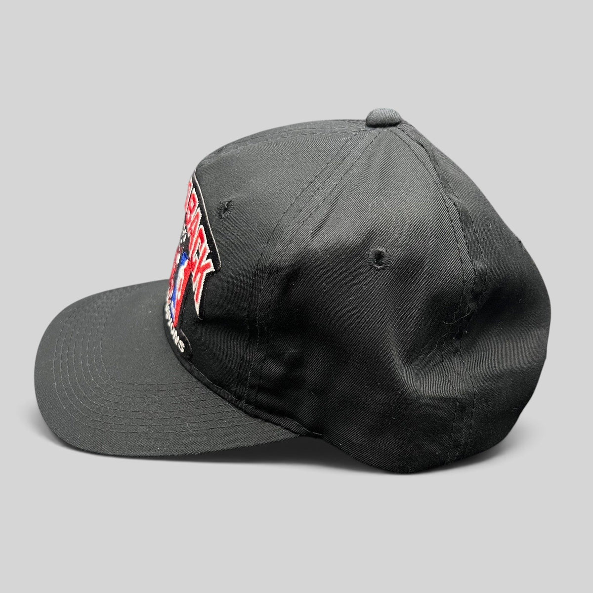 Raree Finds vintage 1992 Chicago Bulls back-to-back champions snapback hat signed by Stacey King in black twill