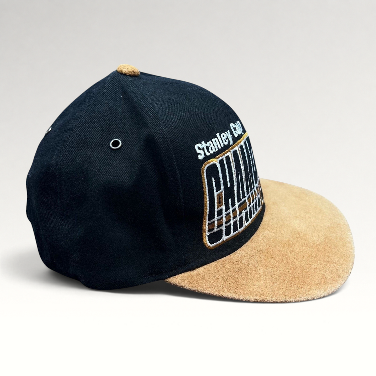 Raree Finds vintage Detroit Red Wings 1997 Stanley Cup Champs Starter snapback hat with black crown and tan suede brim.