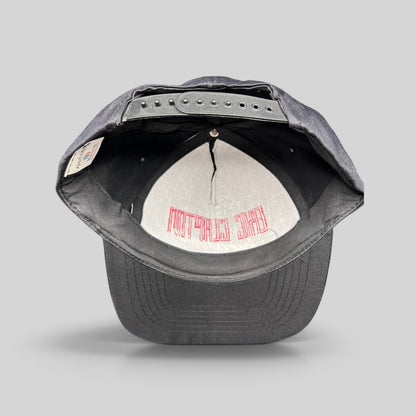 Raree Finds vintage 1989 Eric Clapton Journeyman tour snapback hat showing interior black twill and red embroidery