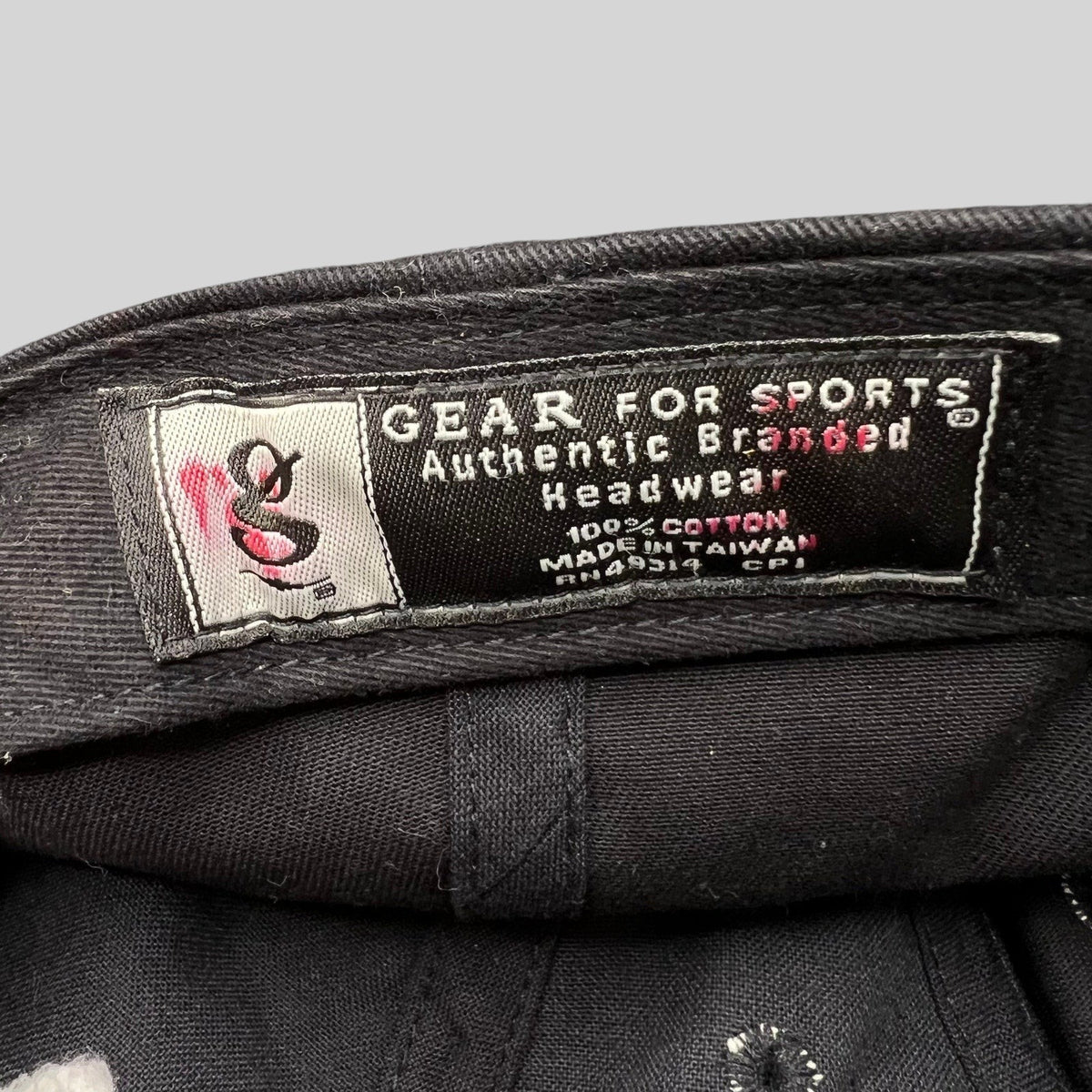 Raree Finds vintage Gear For Sports black cotton hat interior tag with brand logo and 100% cotton label