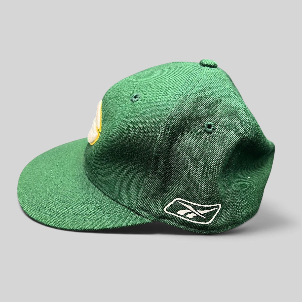 Raree Finds vintage Green Bay Packers Reebok fitted hat in green with embroidered team logo and side Reebok branding