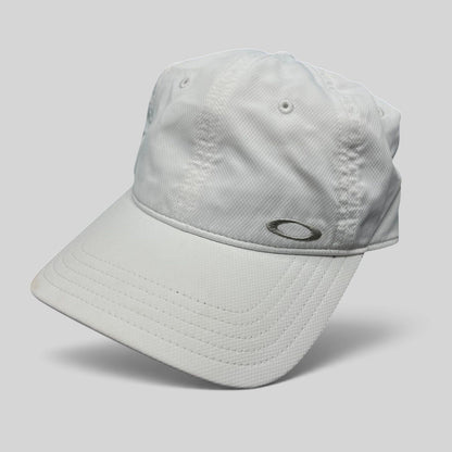 Raree Finds Oakley Hydrolix white performance hat with moisture-wicking polyester and minimalist embroidered logo