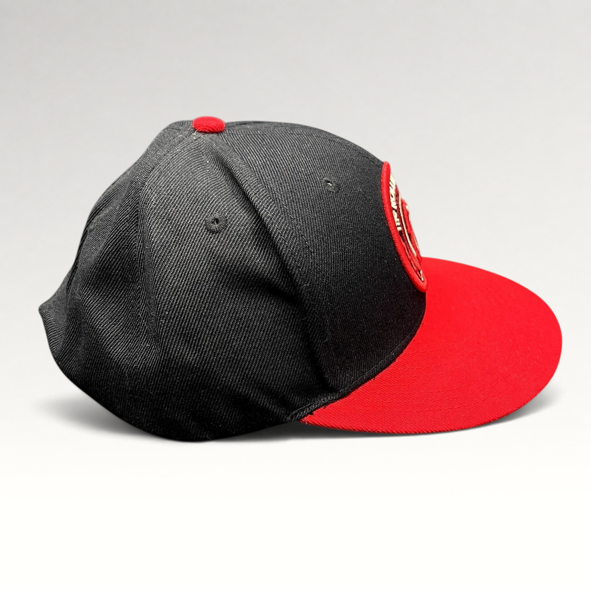 Raree Finds The Rolling Stones Zip Code 2015 tour snapback hat in black and red with iconic tongue and lips logo patch