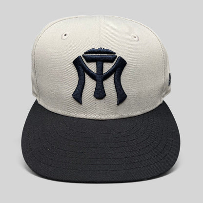Raree Finds Sultanes de Monterrey New Era 59FIFTY fitted hat with a light grey crown and black flat brim