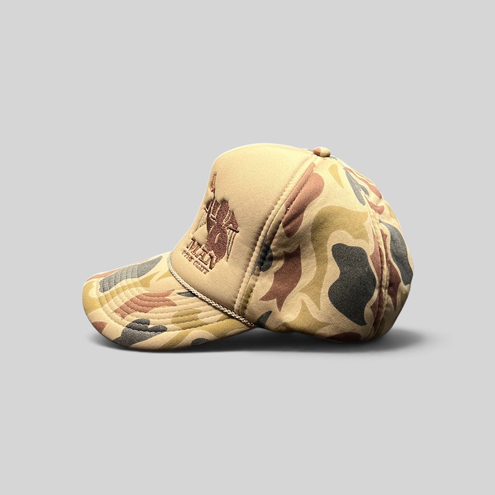 Raree Finds vintage Bonfire Brewing Co. tan camo snapback hat with rope detail and embroidered mountain graphic