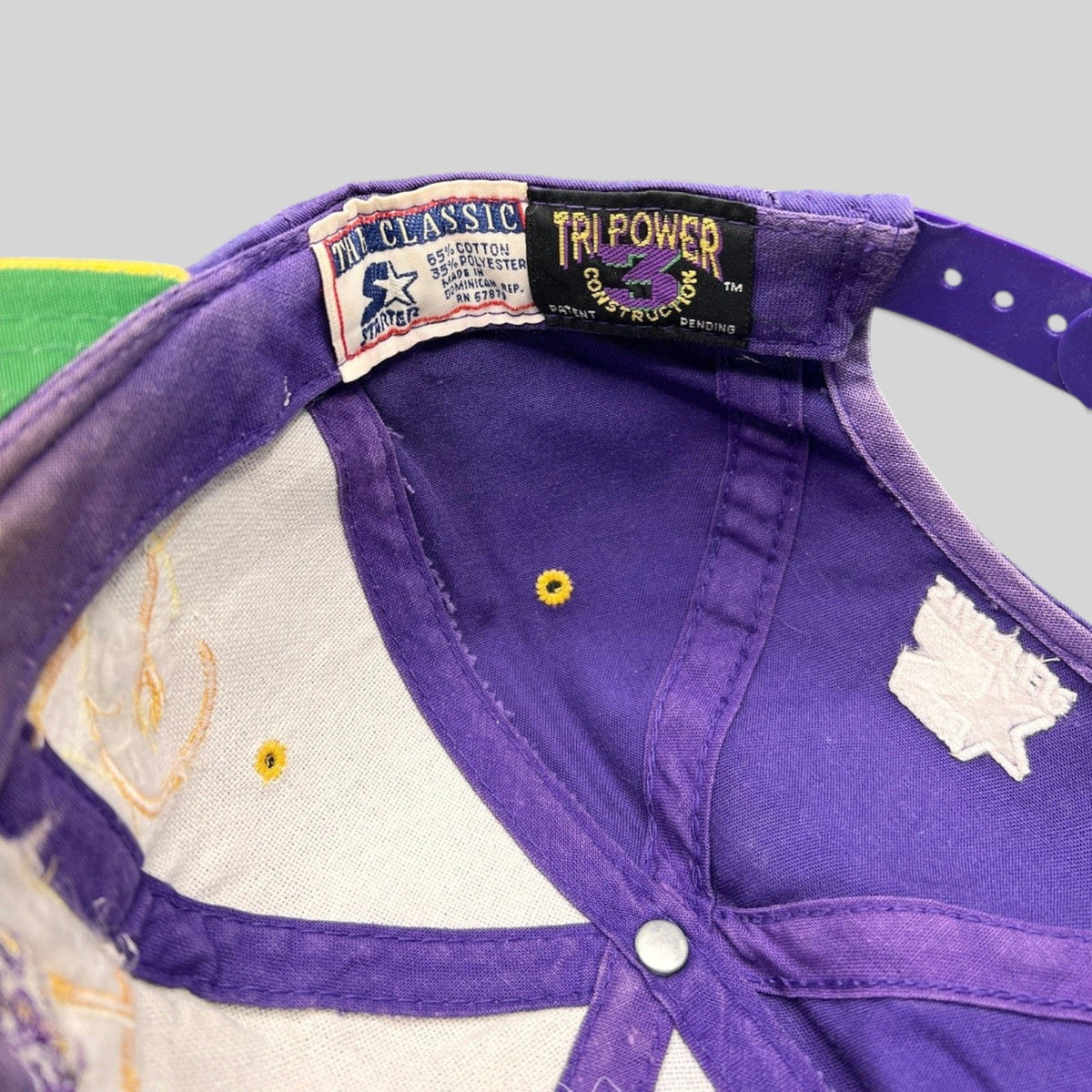 Raree Finds vintage 90s Starter LA Lakers snapback interior showing The Classic and Tri-Power Construction labels