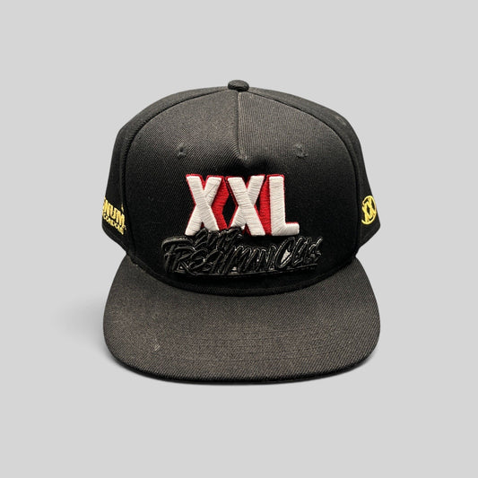 Raree Finds vintage 2017 XXL Freshman Class black snapback hat with 3D embroidery and gold side branding