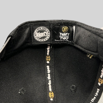 Raree Finds vintage 2017 XXL Freshman Class snapback interior showing TWNTY TWO brand labels and branded seam tape
