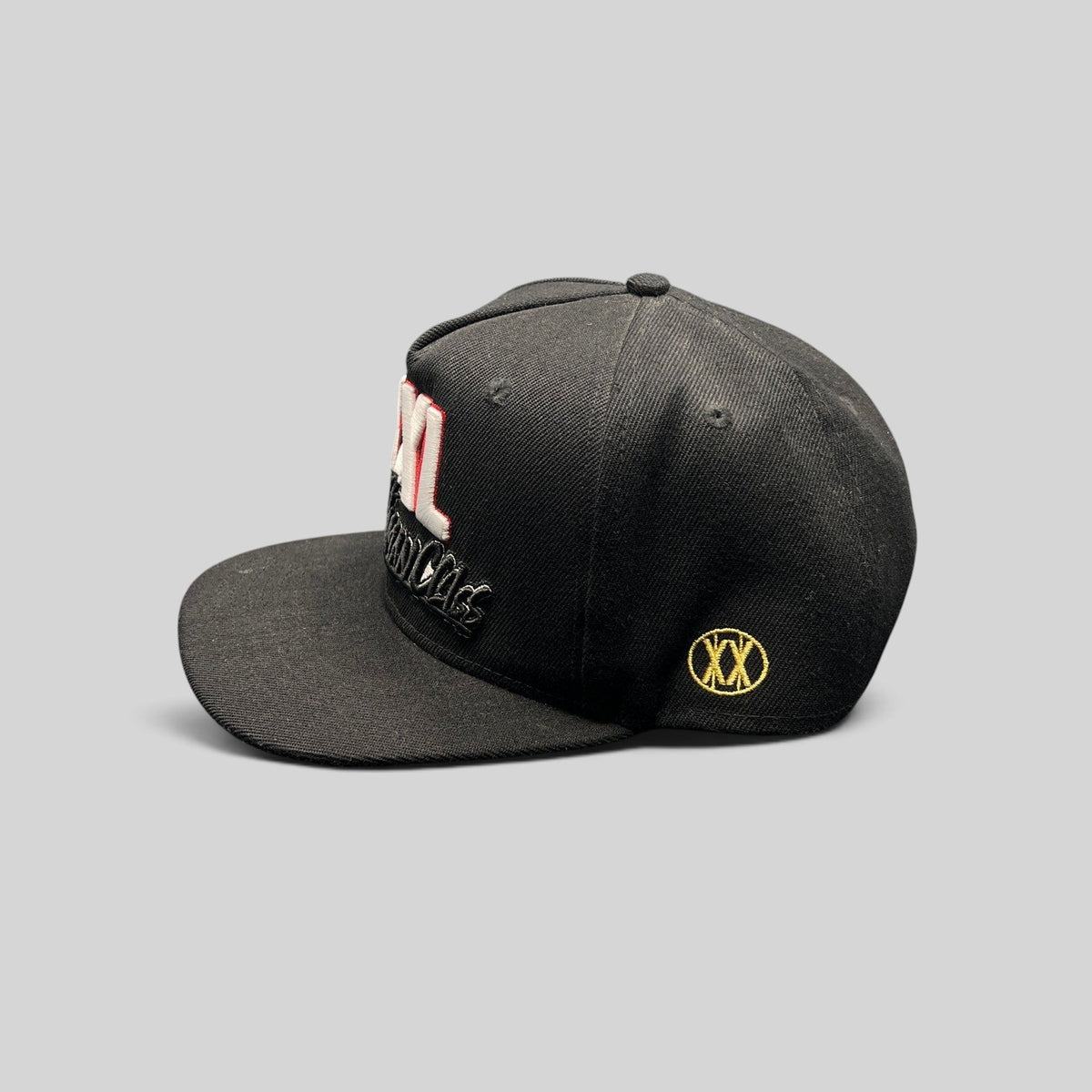 Raree Finds vintage 2017 XXL Freshman Class black snapback hat with 3D embroidery and gold Magnum side logo