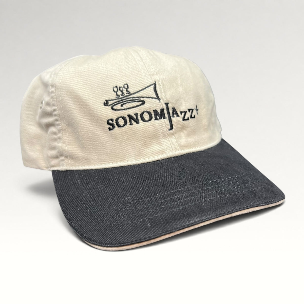 Front angled view of cream and black Sonoma Jazz hat